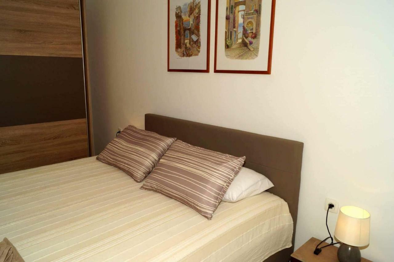 Apartman Eric Apartment Pula Exterior foto